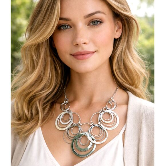 Nena Silver Tone Statement Necklace Multi Circle Link Bib Necklace - Picture 6 of 6